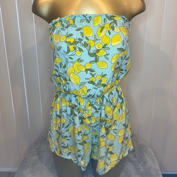 H&M lemon romper - Picture 3 of 9